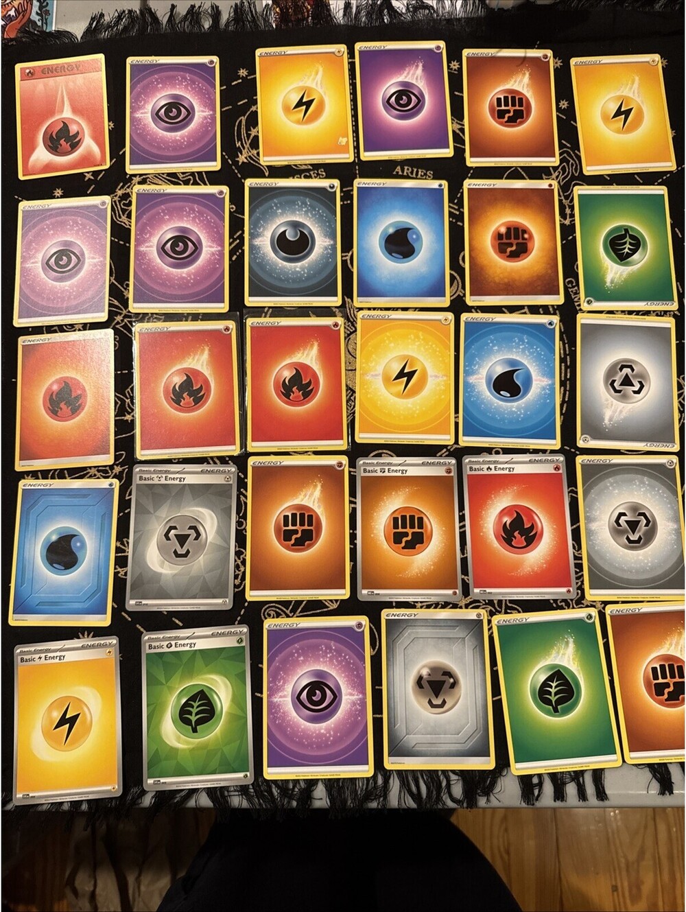 Pokemon 2020/2022 Energy card lot 30 Cards, NM